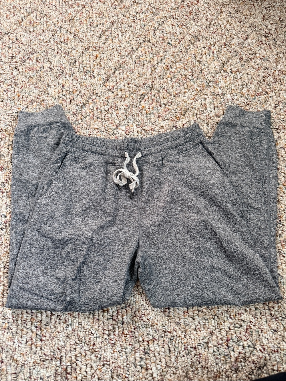 Vuori cropped joggers